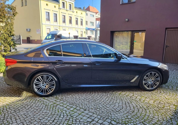 BMW Seria 5 cena 129000 przebieg: 62000, rok produkcji 2019 z Pleszew małe 436